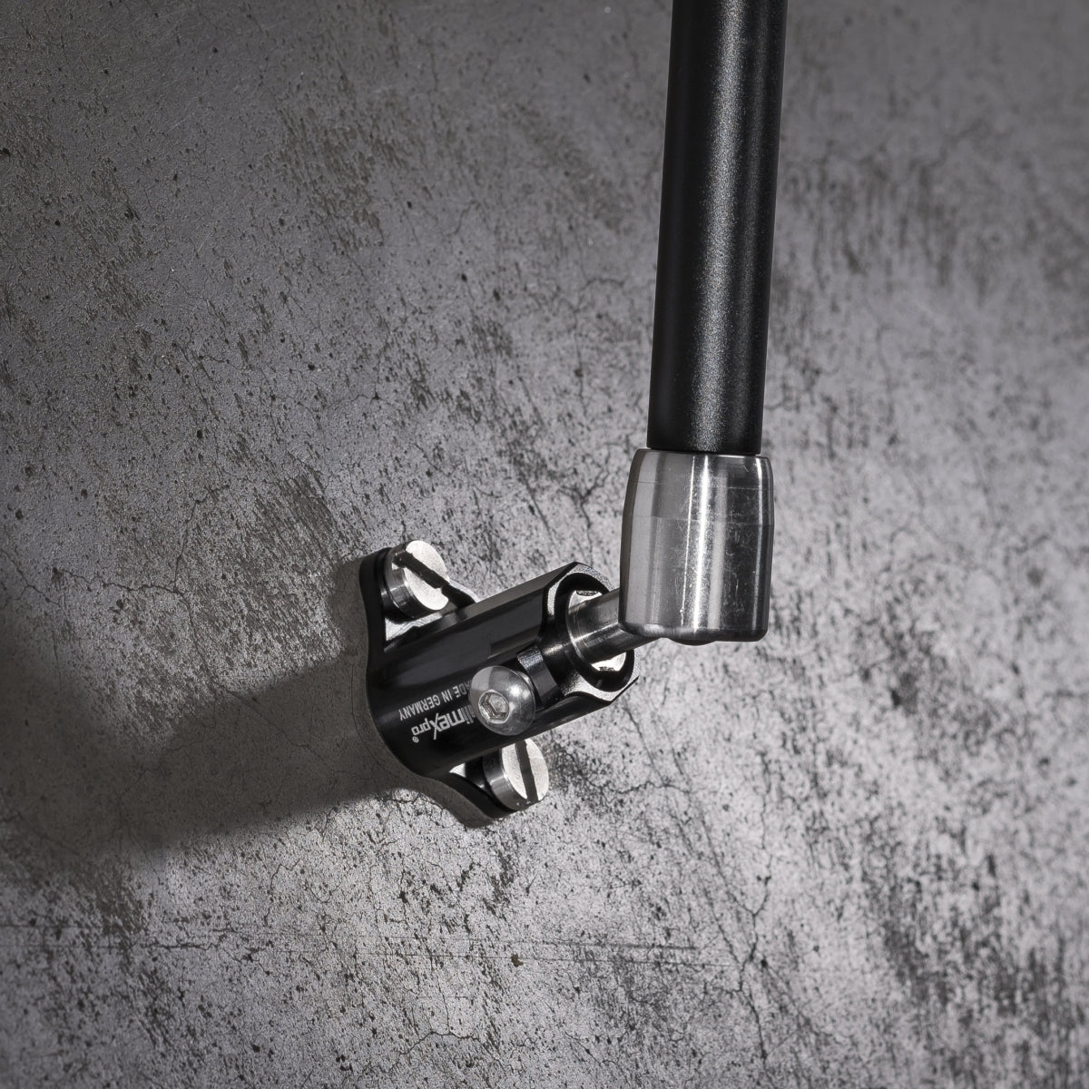 braccio articolato protezione antitorsione