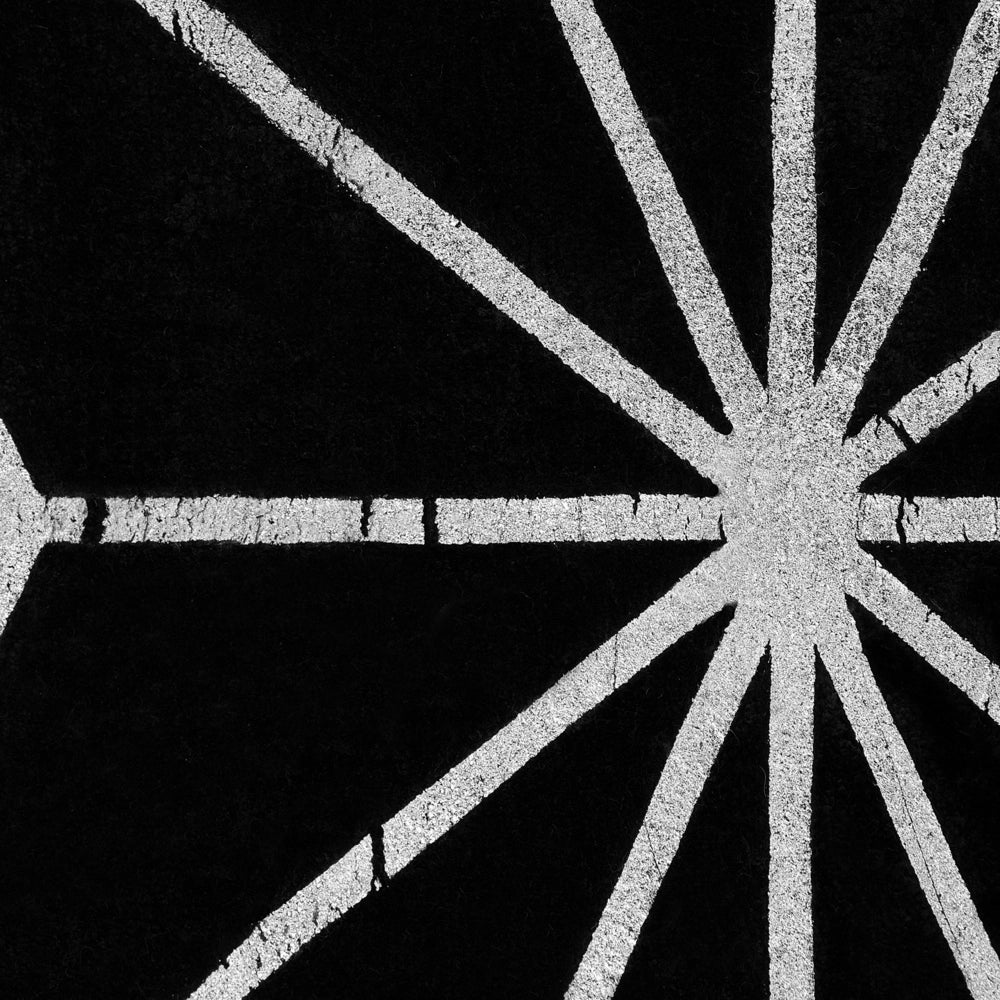 Tappeto tappetino Nero e Argento Motivo Geometrico Viscosa e Cotone 140 x 200 cm Tessuto a Mano Moderno Stile Glam Soggiorno Camera da Letto