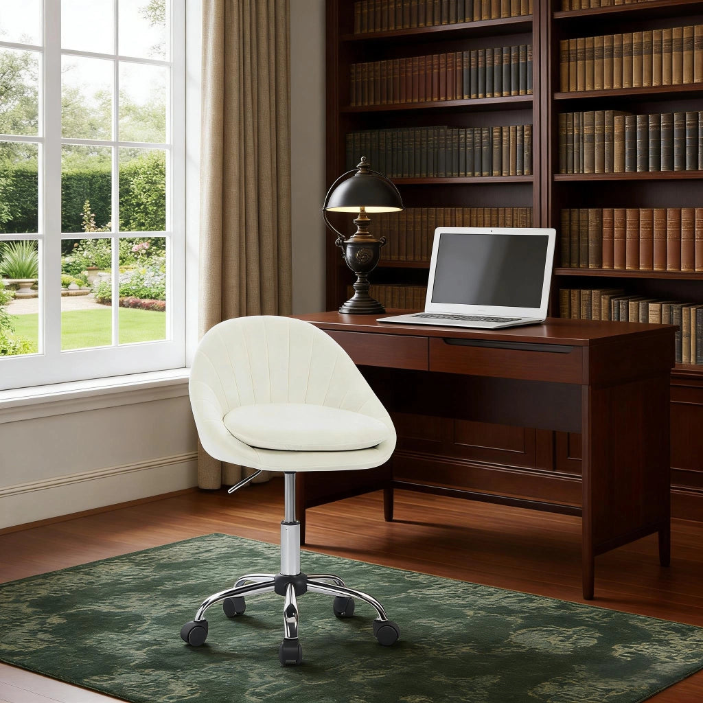 Sedia ergonomica girevole da ufficio in velluto beige, regolabile in altezza, con ruote e struttura in metallo