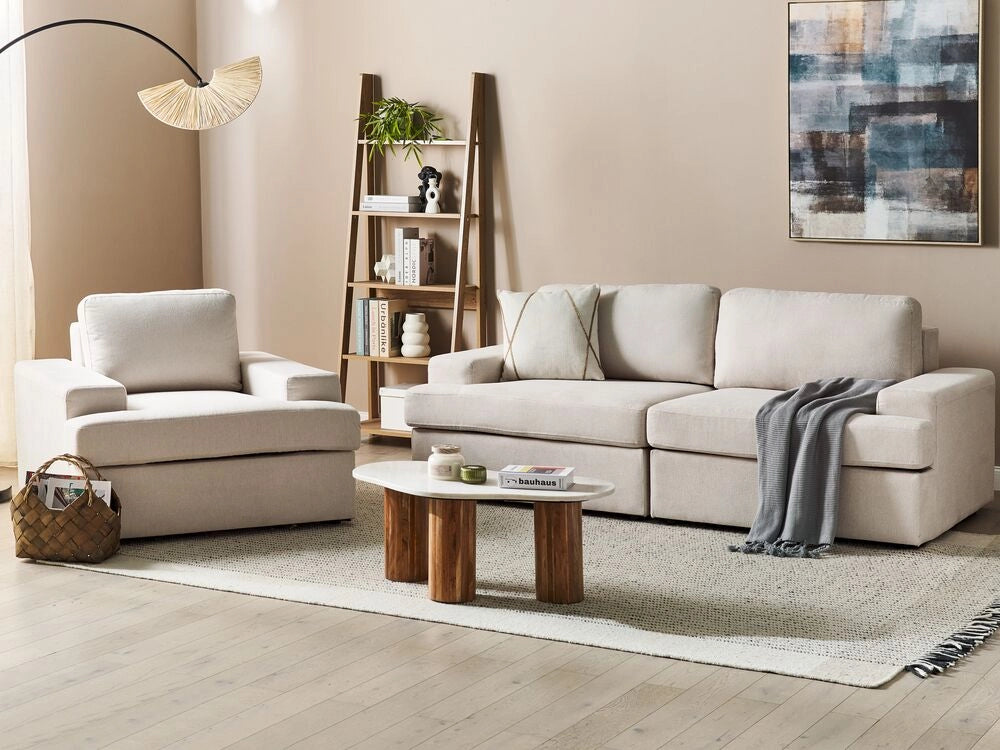 Set da salotto in tessuto beige chiaro imbottito a 4 posti con poltrona, schienale imbottito, divano classico per il soggiorno.
