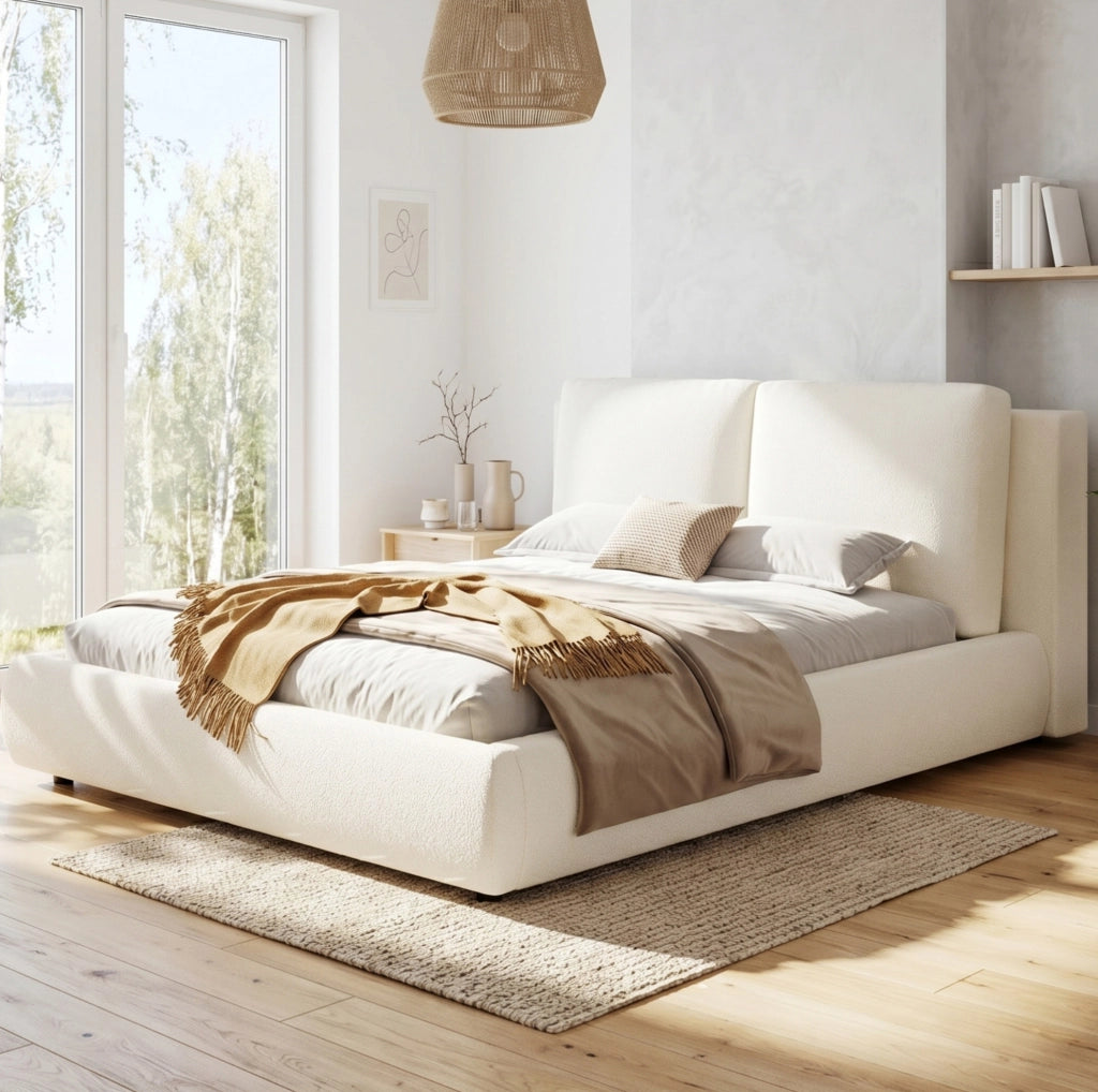 Letto matrimoniale imbottito con contenitore e rete a doghe; rivestimento bouclé beige