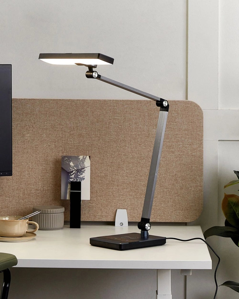 Lampada da tavolo nera LED intensità variabile braccio regolabile ufficio cameretta stile moderno