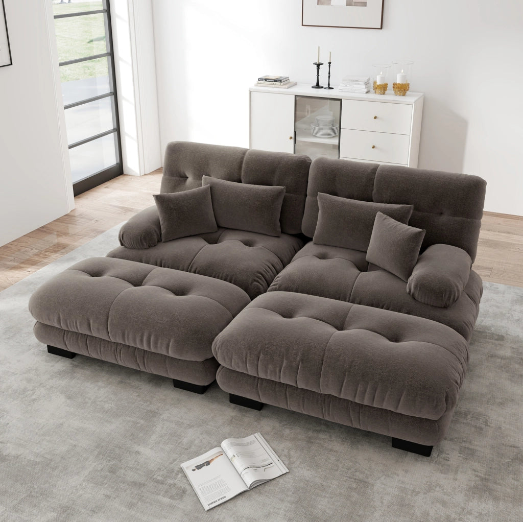Divano modulare angolare 220x145x81 cm in ciniglia marrone con 2 pouf; 2 cuscini lombari e 2 decorativi