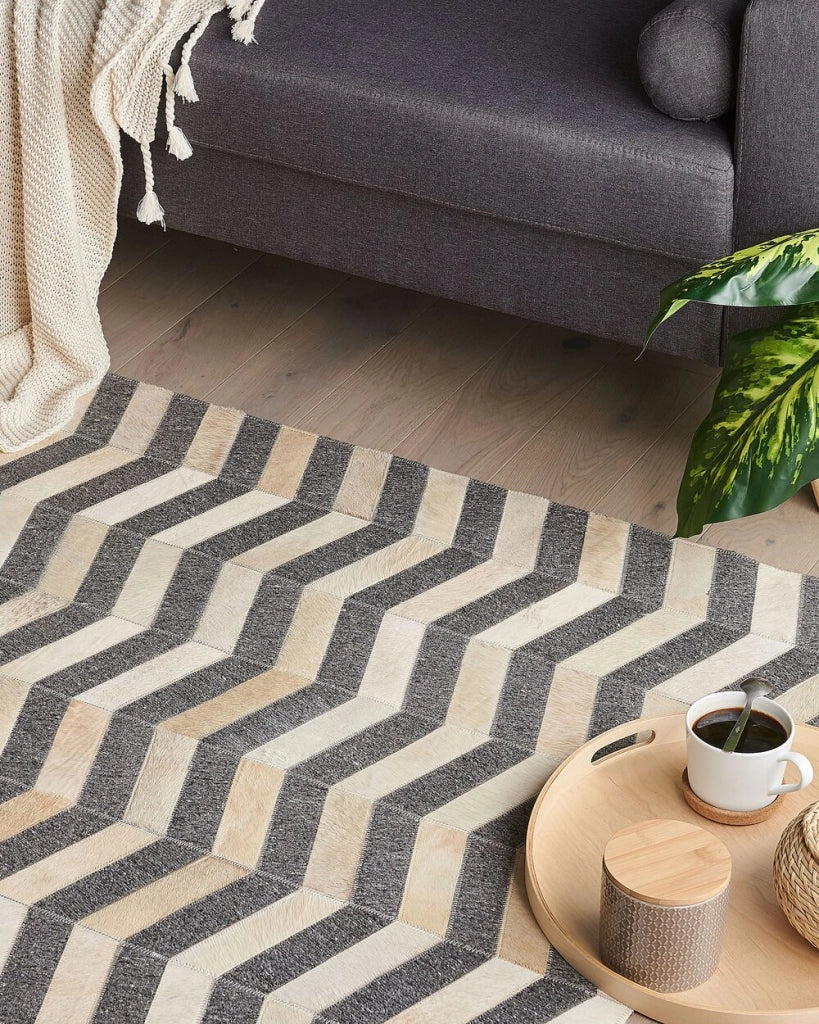 Tappeto tappetino Grigio e Beige Jacquard Pelle Bovina Motivo Geometrico Chevron Retro 160 x 230 cm