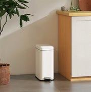Pattumiera a pedale 5 L in metallo bianco con secchio interno