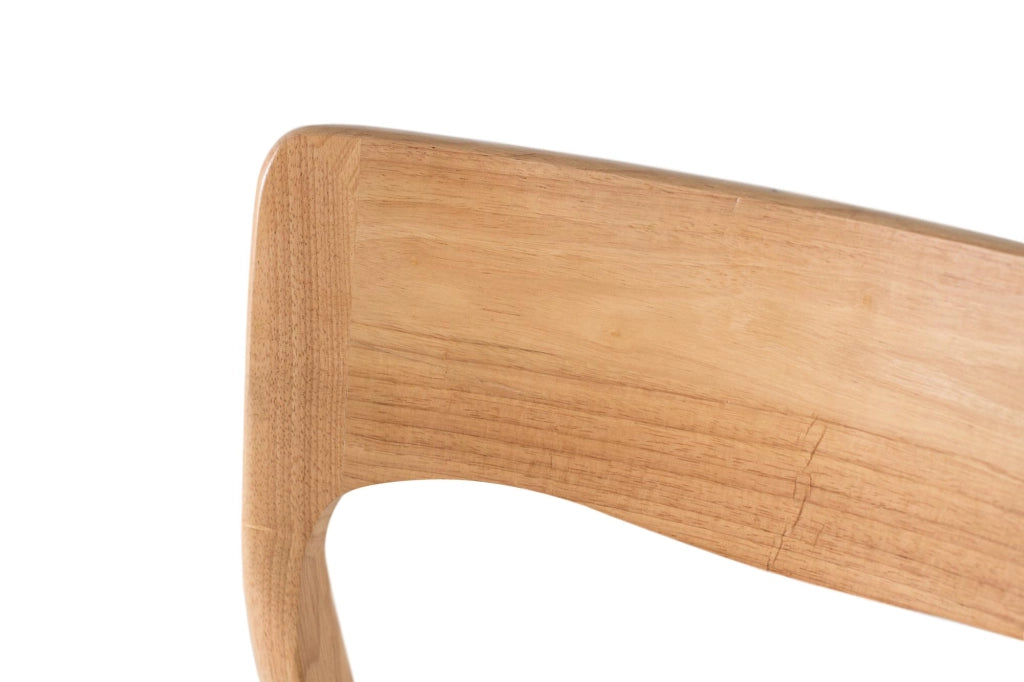 Set di 2 sedie in legno di caucciù.