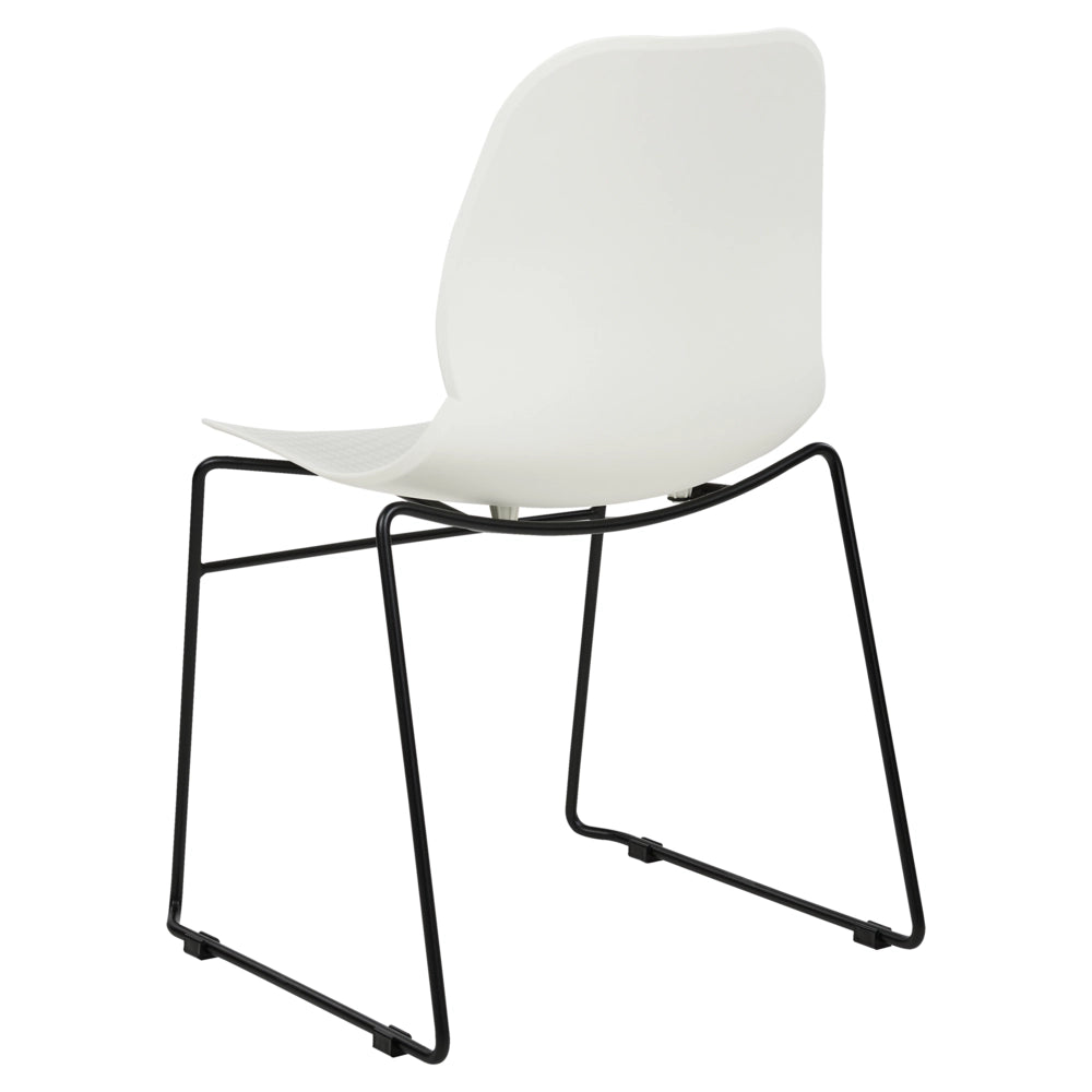Set di 4 sedie da pranzo Bianco Impilabili in plastica Gambe in acciaio nero Sedia da conferenza Design scandinavo moderno contemporaneo Sedute per la sala da pranzo