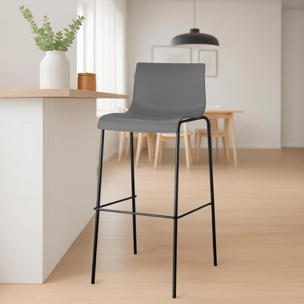 Set di 2 sgabelli da bar Hoover con struttura a 4 piedi in plastica nera 3