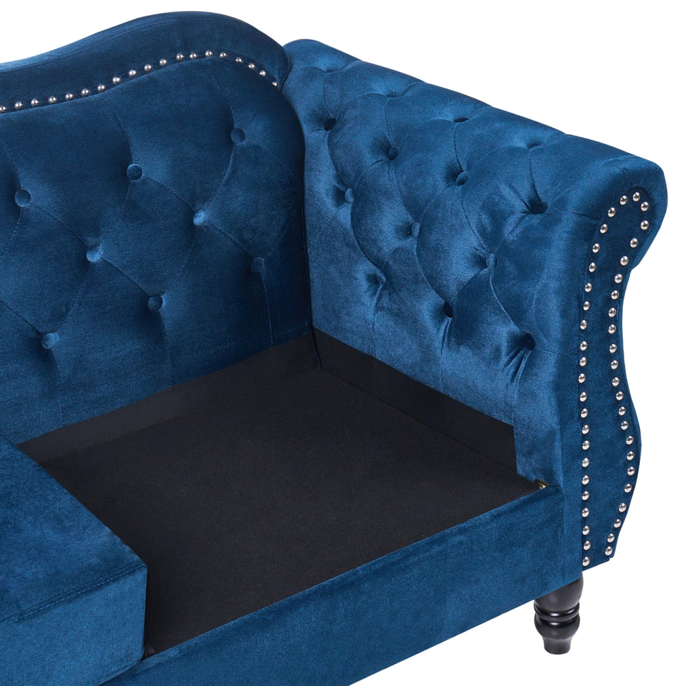 Divano Velluto Blu 3 Posti Testa Chiodo Bottone Cuscini Trapuntati Braccia Arrotolate Glam