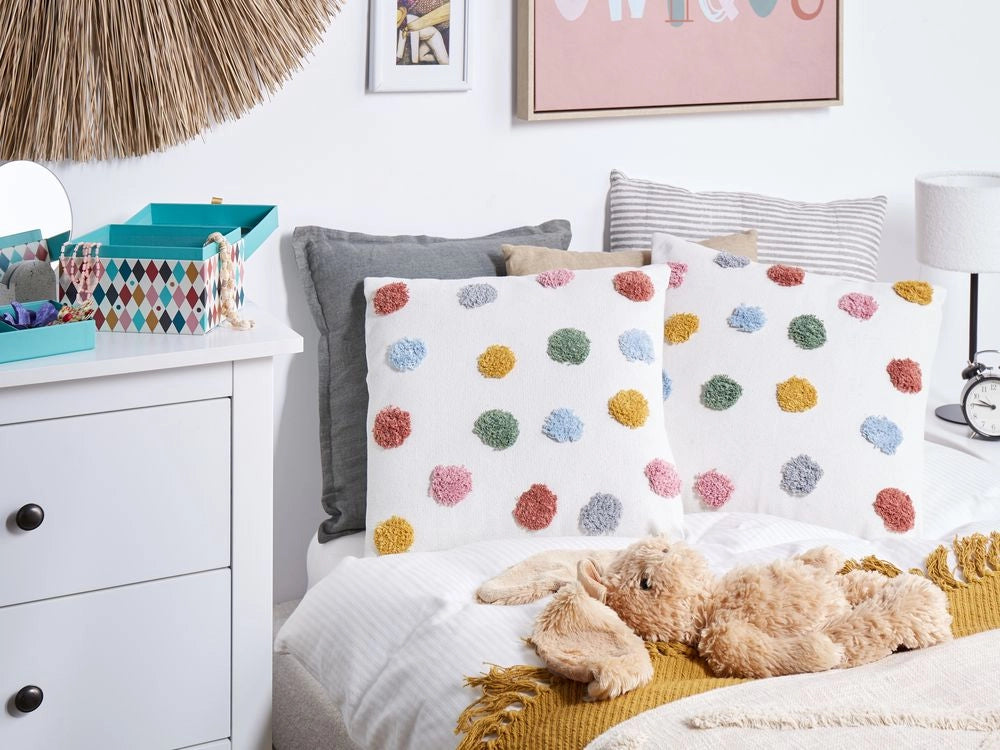 Set di 2 cuscini per bambini in cotone bianco con motivo multicolore 45 x 45 cm cameretta accessori