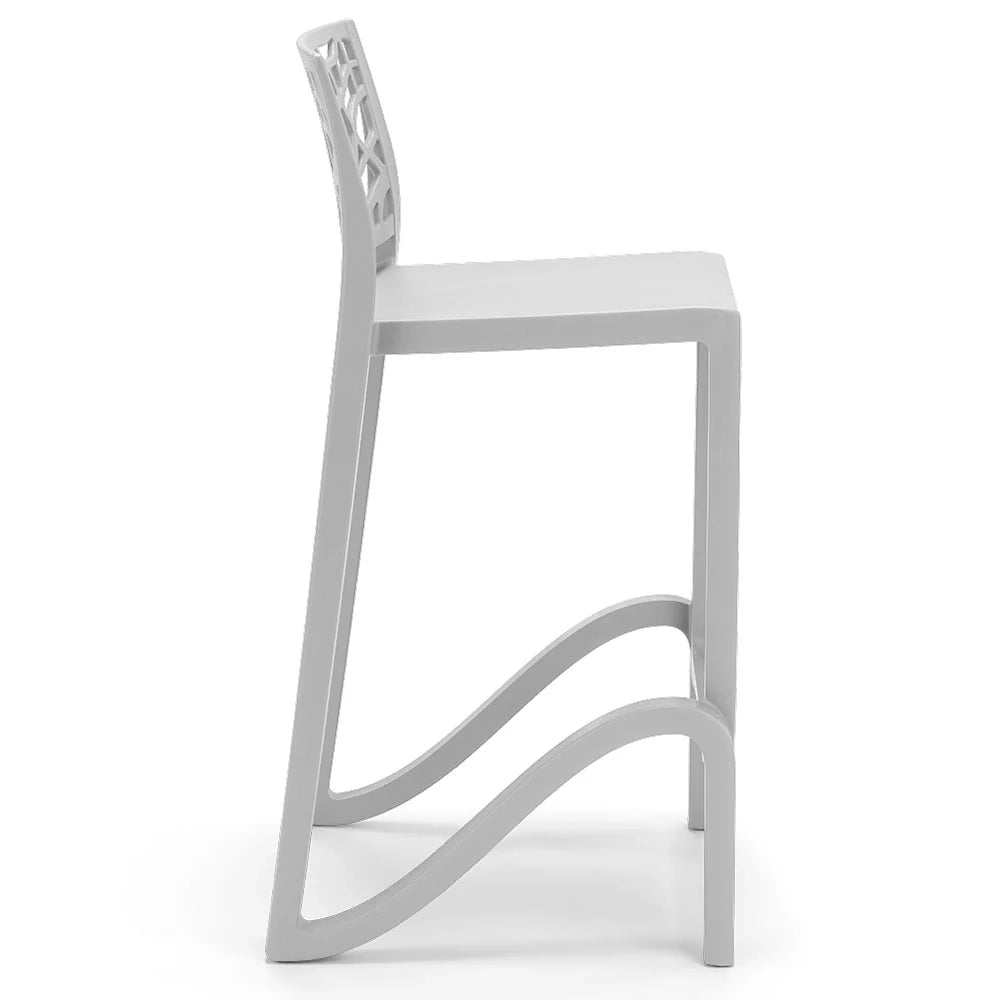 Set 3 sgabelli in polipropilene TETI altezza seduta 75cm, impilabile, idrorepellente, resistente ai raggi UV, design moderno e innovativo, ideale per la cucina, la veranda o giardino colore Bianco