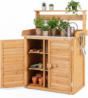 Armadietto da Esterno in Legno a 2 Livelli (Legno) | con Piano in Metallo Zincato, 3 Ganci Appendiabiti, Ripiani Rimovibili e Ante a Doghe, da Giardino, Balcone e Cortile