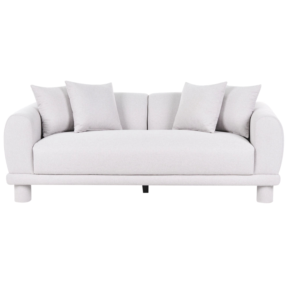 Divano a 3 posti in tessuto grigio chiaro con cuscini decorativi extra e gambe rivestite stile retrò-moderno
