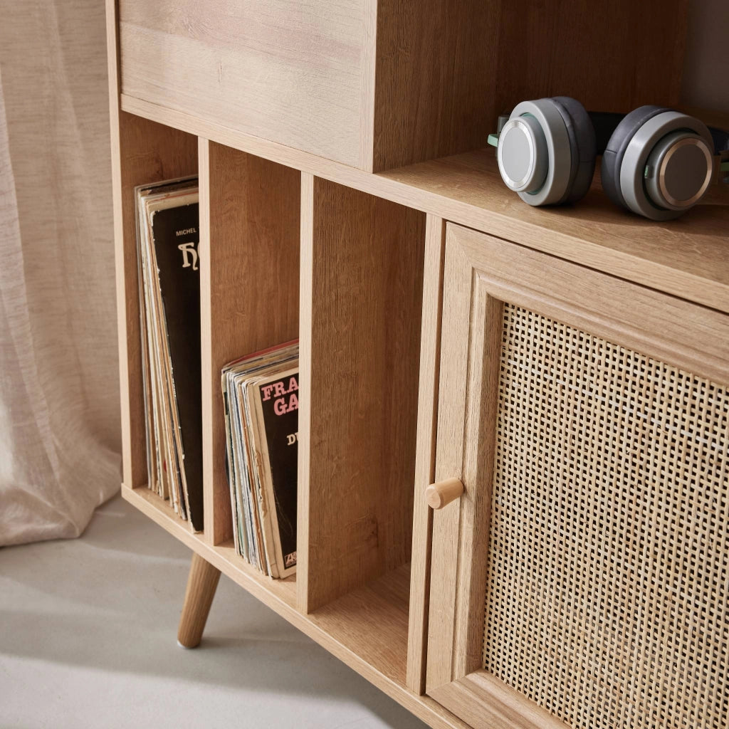 Mobile per vinili con decorazioni in canna e legno, marrone naturale