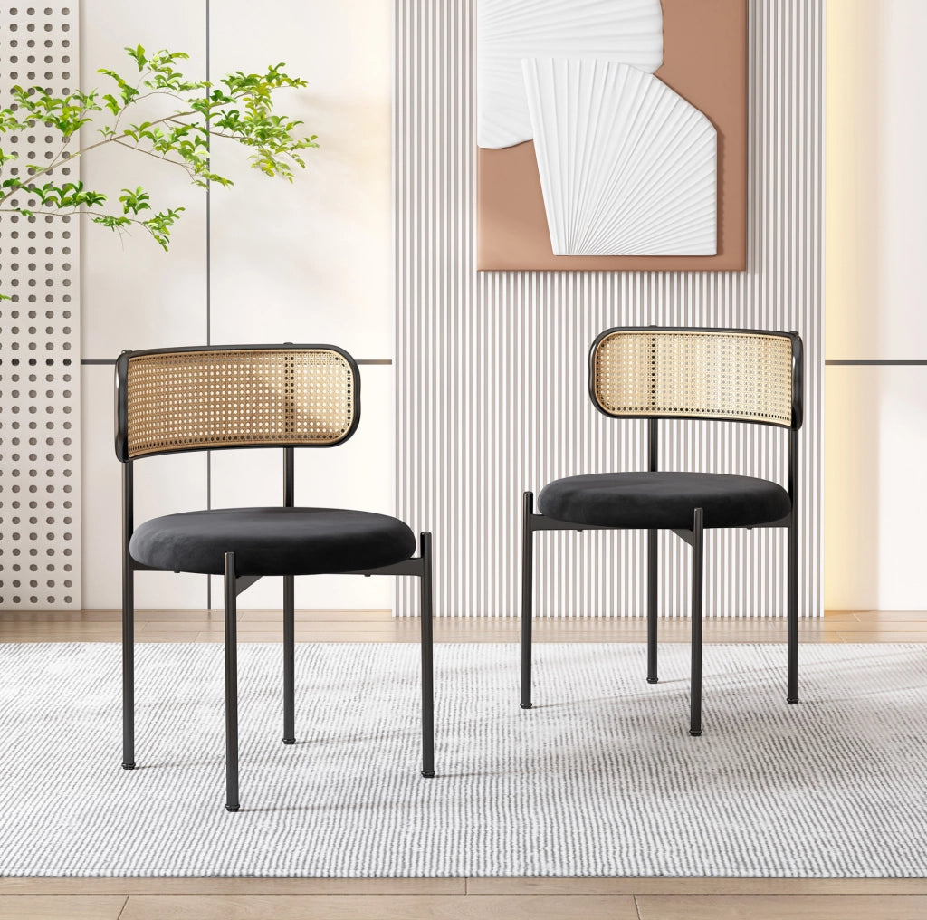 Set 2 sedie da pranzo in velluto nero con schienale in rattan e gambe in metallo
