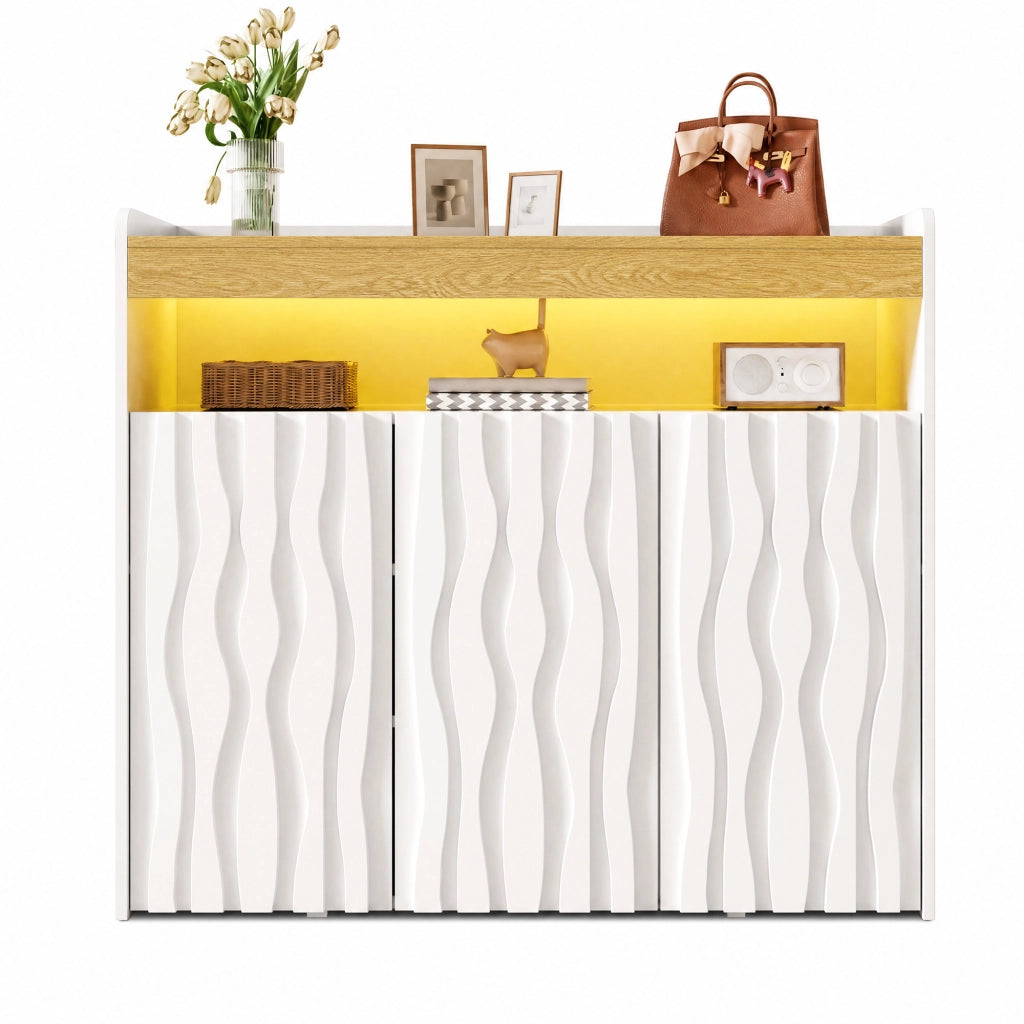 Sideboard moderno con 3 porte, LED integrato e ripiani regolabili, bianco e naturale, 105 x 33,5 x 76 cm