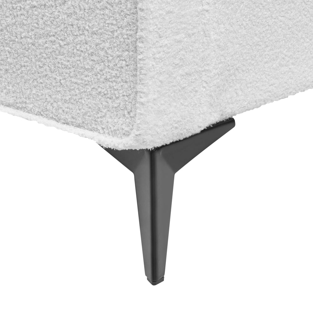Letto matrimoniale imbottito in bouclé bianco sporco gambe in metallo nero 160x200 cm testiera stile classico minimalista