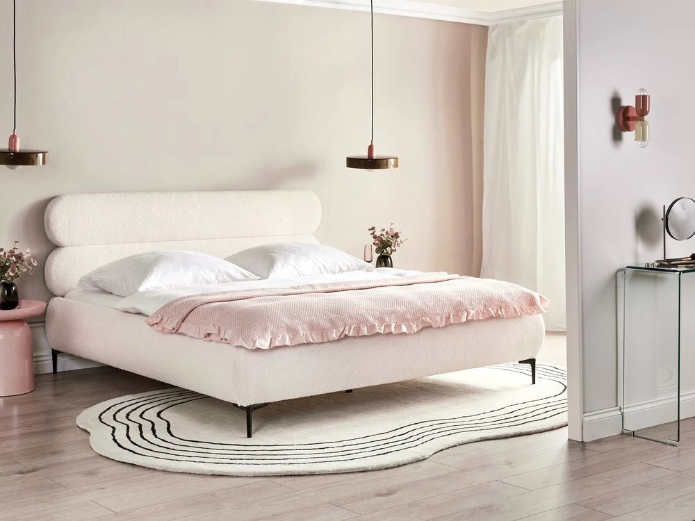 Letto con rete bouclé bianco sporco 180 x 200 cm testata gambe in metallo nero camera da letto classica minimalista