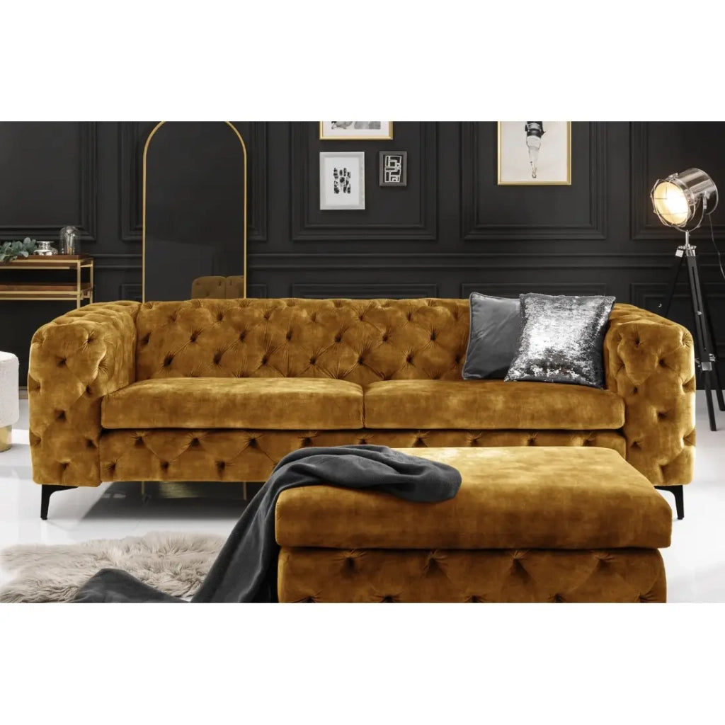 Divano + poggiapiedi VELENA giallo senape – Set barocco in velluto con gambe in metallo nero