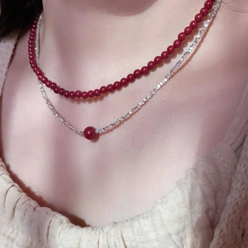 Collana fatta a mano in agata rossa e perline d'argento, regalo di Natale o di compleanno.