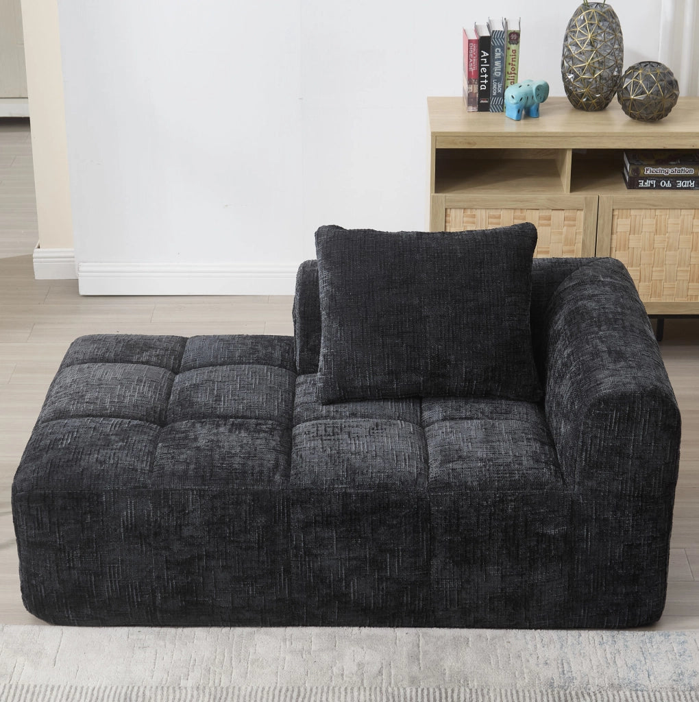 Divano Chaise Longue imbottito con tessuto Chenille nero, 158x90x60 cm, con cuscino e tasche laterali