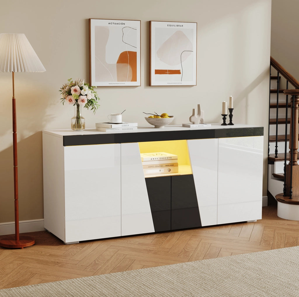 Credenza moderna con ante a contrasto e illuminazione LED