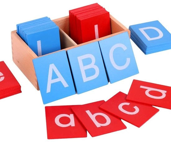 Set di Carta Vetrata per Bambini - 26 pezzi 7x9 cm - Alfabeto in Legno - Strumento Educativo per Bambini - Lettera del Tabellone