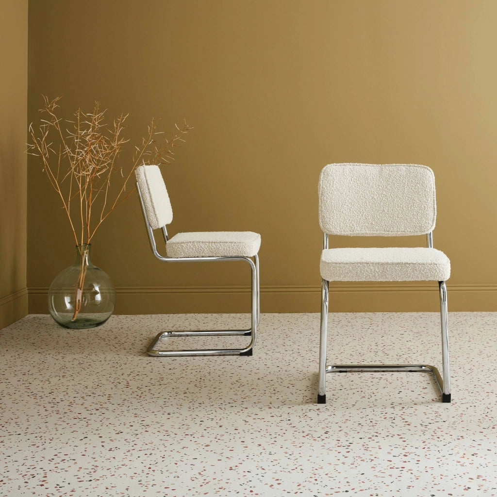 Set di 2 sedie a sbalzo bouclé, bianco sporco