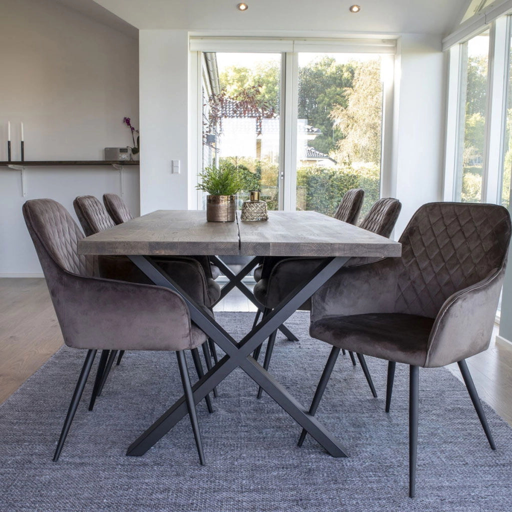 Set 2 sedie da pranzo Harbo in velluto color mushroom con gambe nere