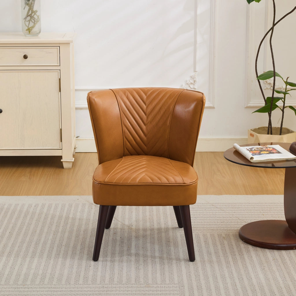 Poltrona lounge in pelle con cuciture diagonali e base in legno, senza braccioli, moderna per interni, marrone chiaro