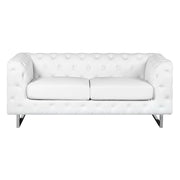 Divano a 2 posti in stile Chesterfield con braccioli da smoking bianchi con bottoni sul retro gambe argentate in ecopelle