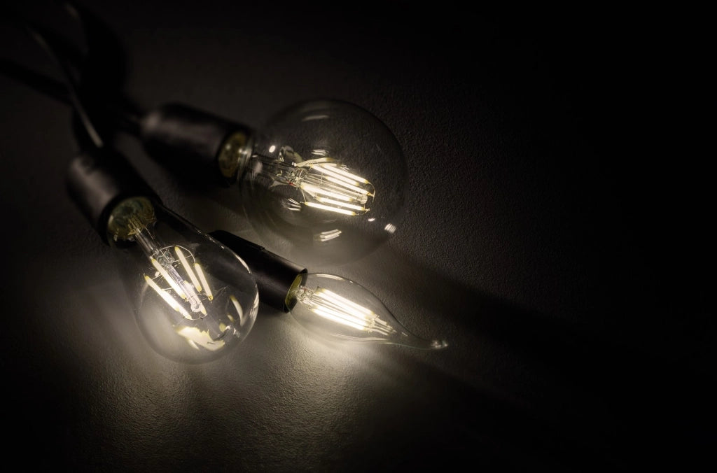 Lampadina LED sferica trasparente E27 8W 806lm 2700K Trio