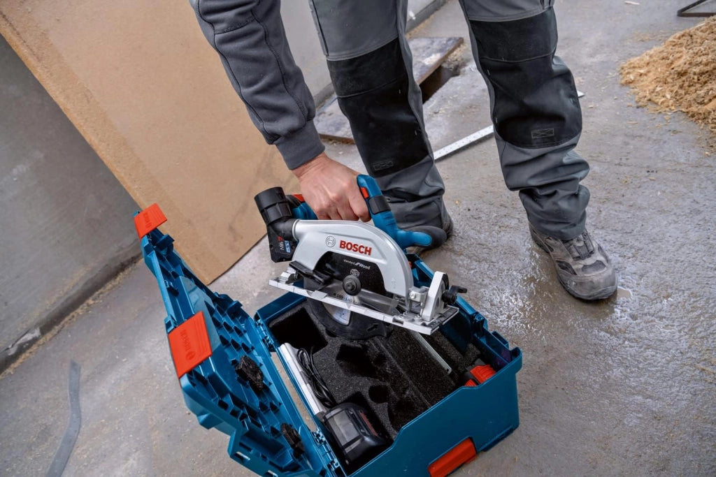 Bosch Professional 18V System Sega circolare a batteria GKS 18V 57-2 (lama da 165 mm, profondità di taglio 57 mm, incl. L-BOXX, senza batteria/caricabatteria)