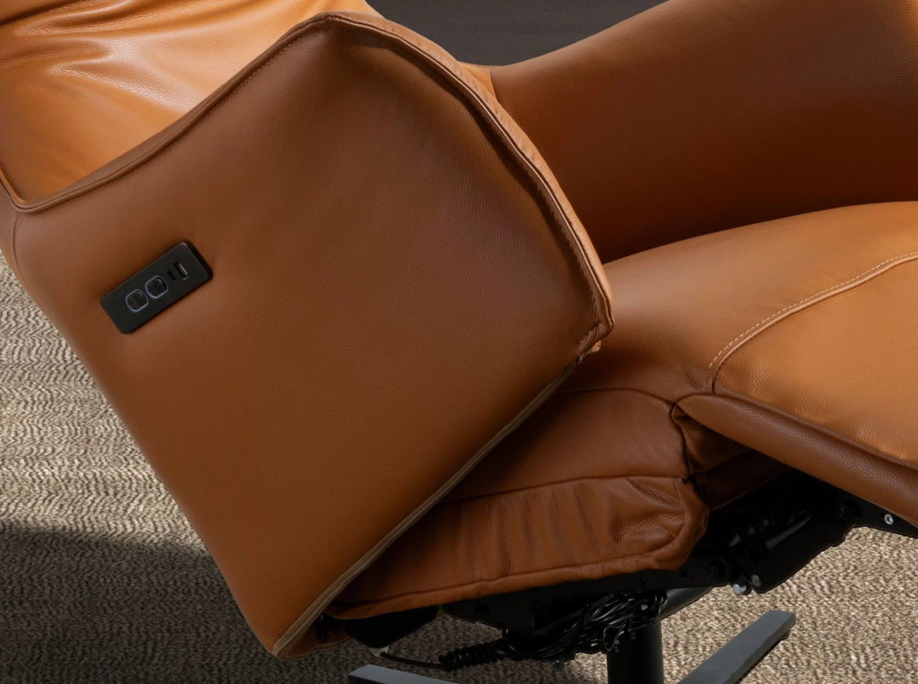 Poltrona girevole in pelle marrone