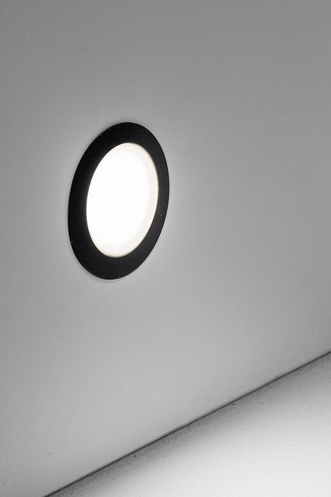 ODY005 - Segnapasso LED da Incasso a Parete 1,4W IP67 in Acciaio Satinato, 3000K, Fascio 100° per Illuminazione Esterna - Rossini Illuminazione