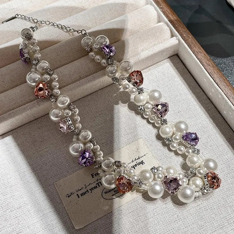 Collana con cuore di macaron e perle, realizzata a mano: gioielli colorati con perline