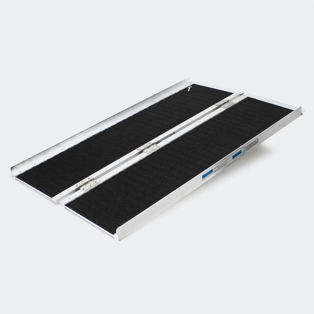 Rampa pieghevole in alluminio per sedia a rotelle antiscivolo 122 x 72 cm massimo 270 kg nera 3416016