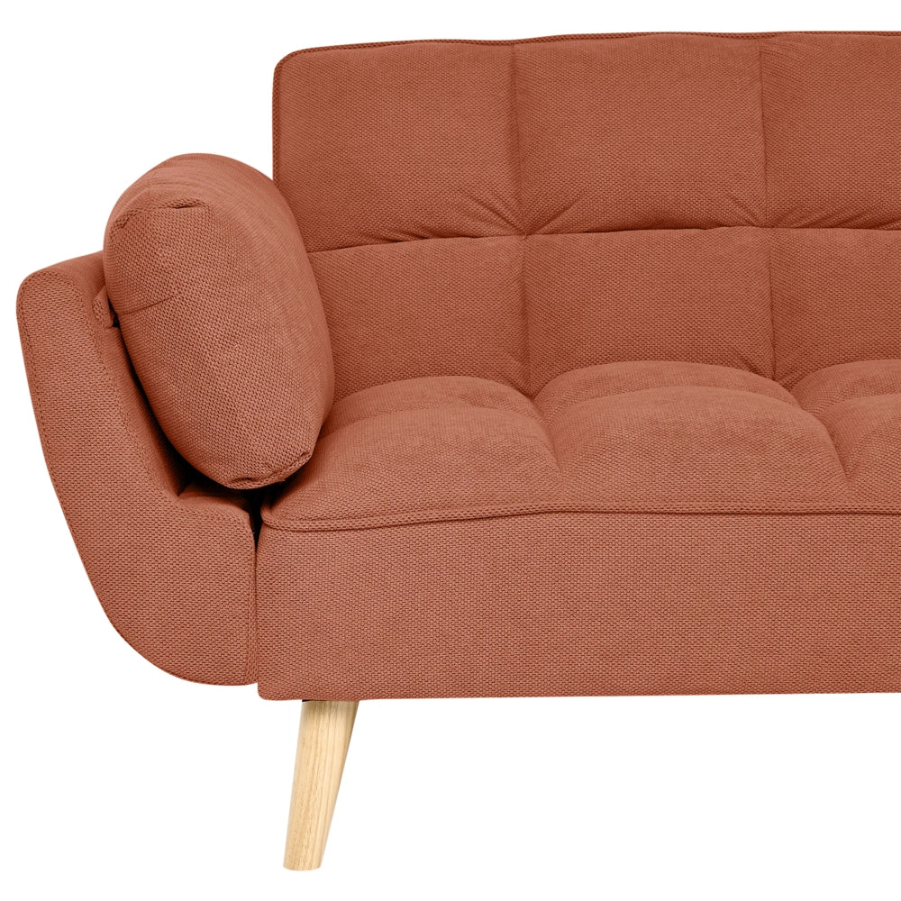 Divano Letto 3 Posti in Tessuto Arancione con Gambe in Legno Imbottitura in Schiuma Schienale Diviso e Imbottitura Biscuit Idrorepellente