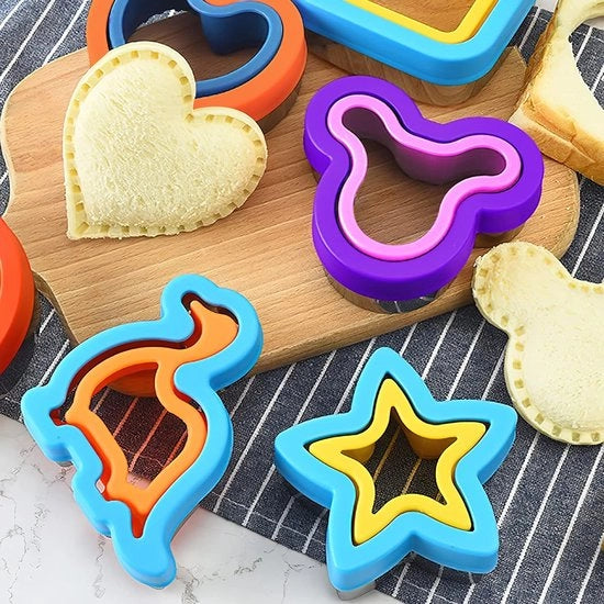 4 pezzi di taglieri per sandwich, forme per bambini, decruster, sandwich maker, bento box con Mickey Mouse, dinosauro, stella e cuore.