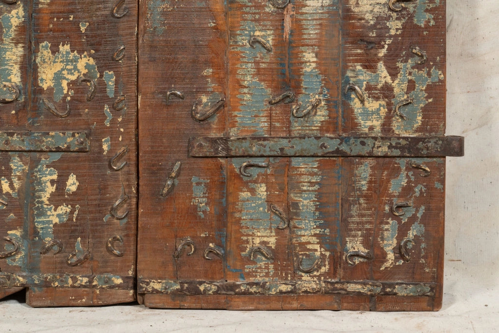 Biscottini Porta portone in legno massello e ferro da interno o da esterno vecchia e antica medievale scorrevole