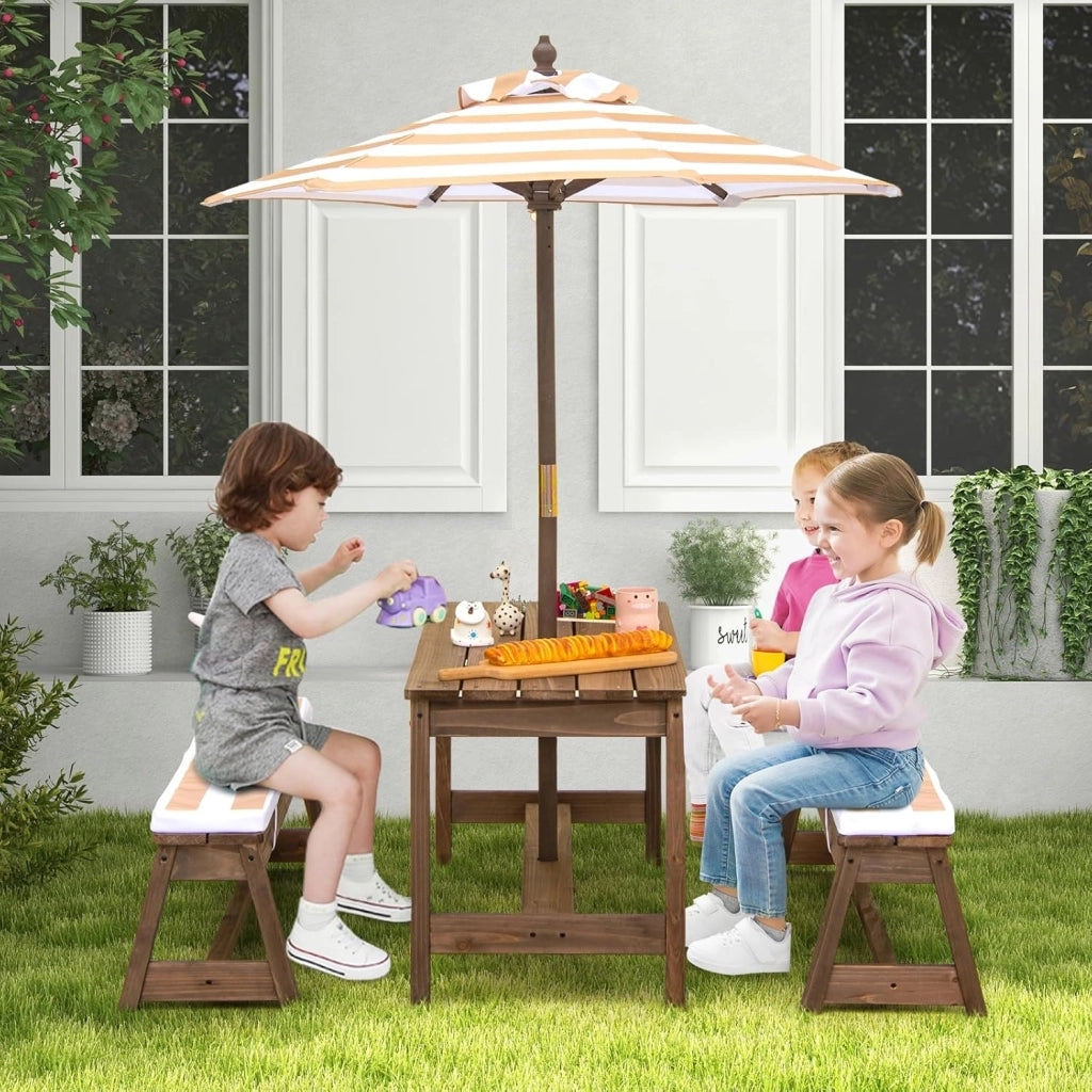 Set di Tavolo Picnic per Bambini con Ombrellone Regolabile, Panche per Bambini in Legno di Abete con Parasole e Cuscini Morbidi, Tavolo e Panchine Pranzo da Giardino e Parco (Marrone)