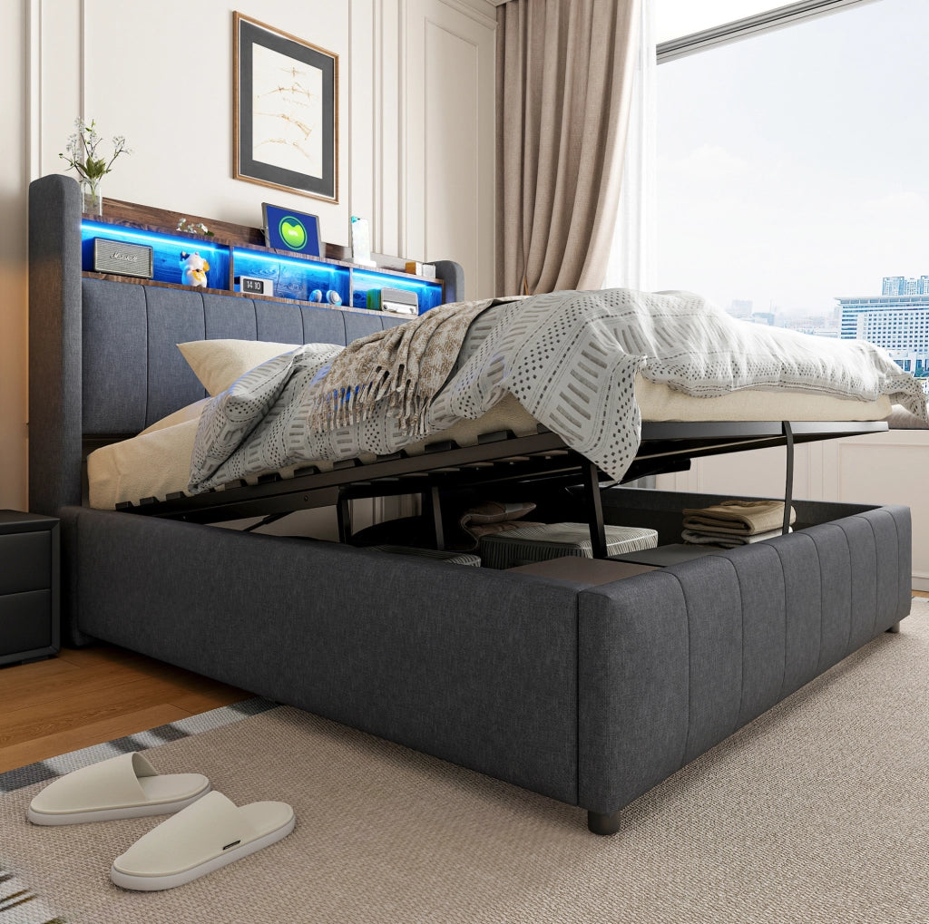 Letto imbottito 140x200 cm grigio con LED; USB e vano contenitore con sollevamento idraulico