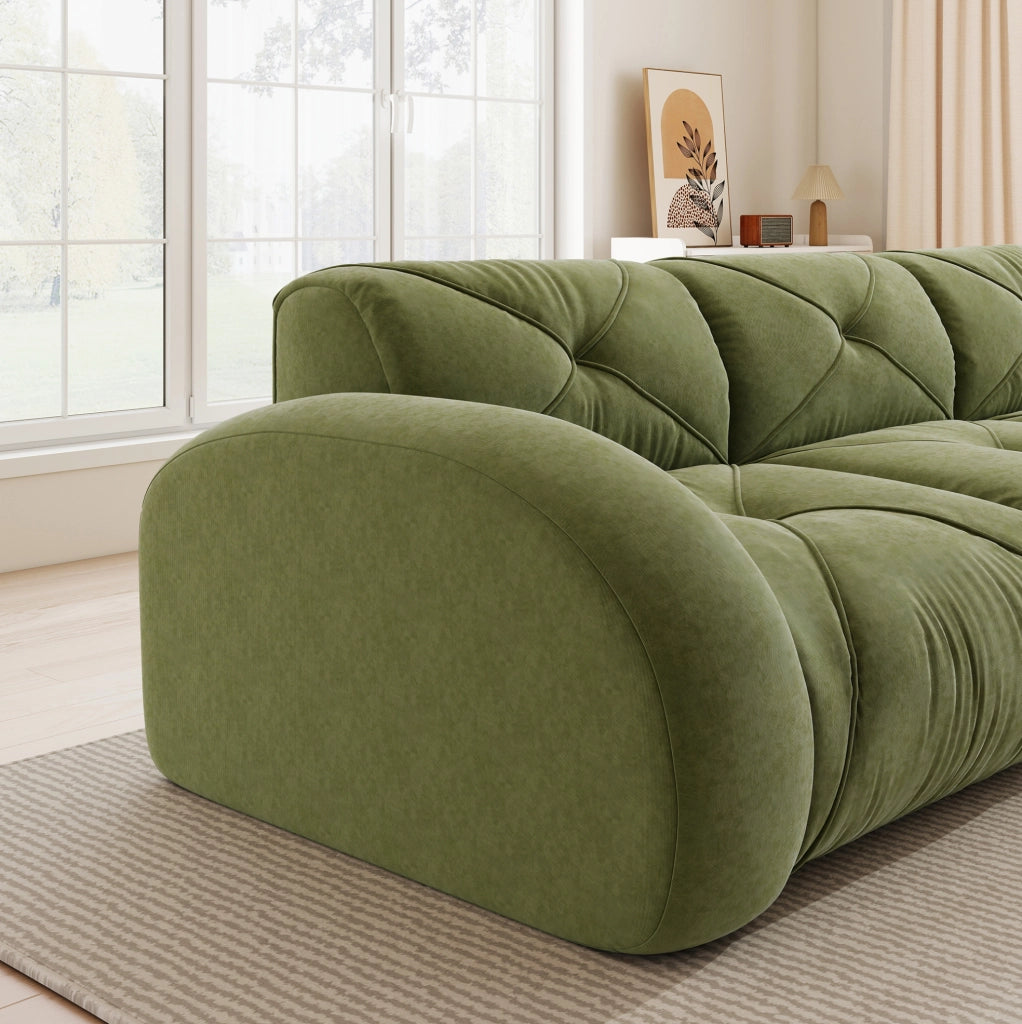 Divano modulare con comfort morbido e design pet friendly in chenille verde