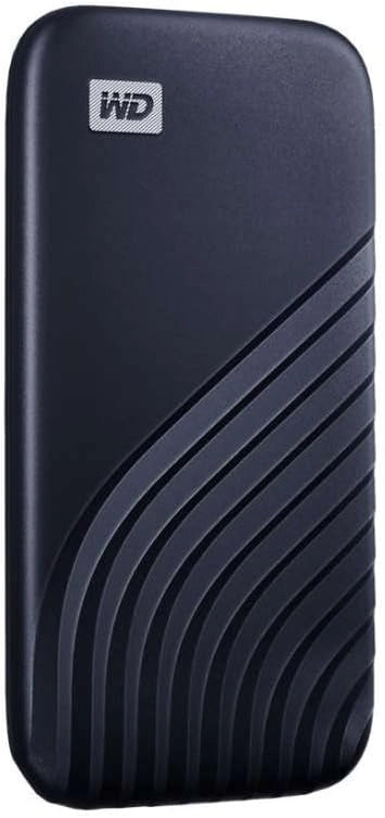 My Passport SSD, 1TB SSD Esterno, SSD portatile con tecnologia NVMe, USB-C, con velocità di lettura fino a 1050 MB/s, 1000 MBs in scrittura, funziona con PC, Xbox e Playstation, Rosso