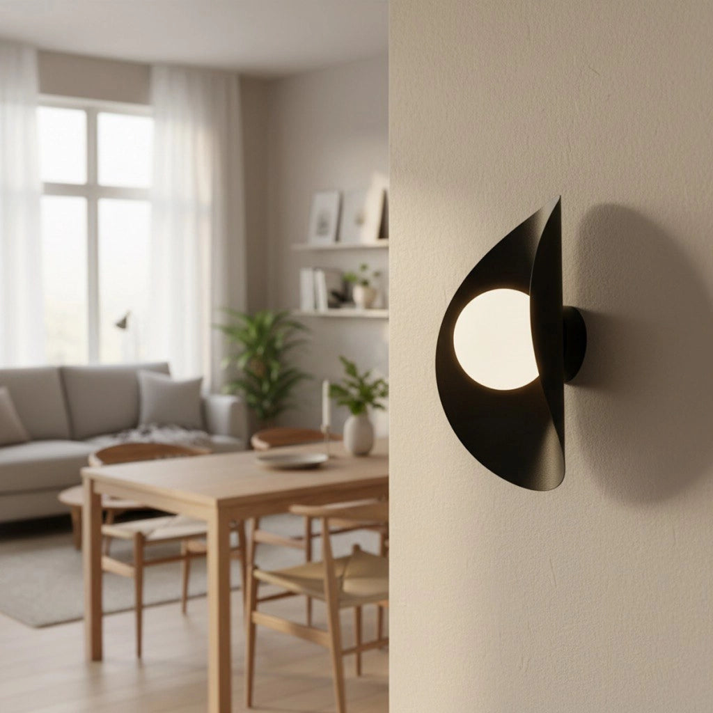 Lampada da parete Fiero in acciaio nero opaco