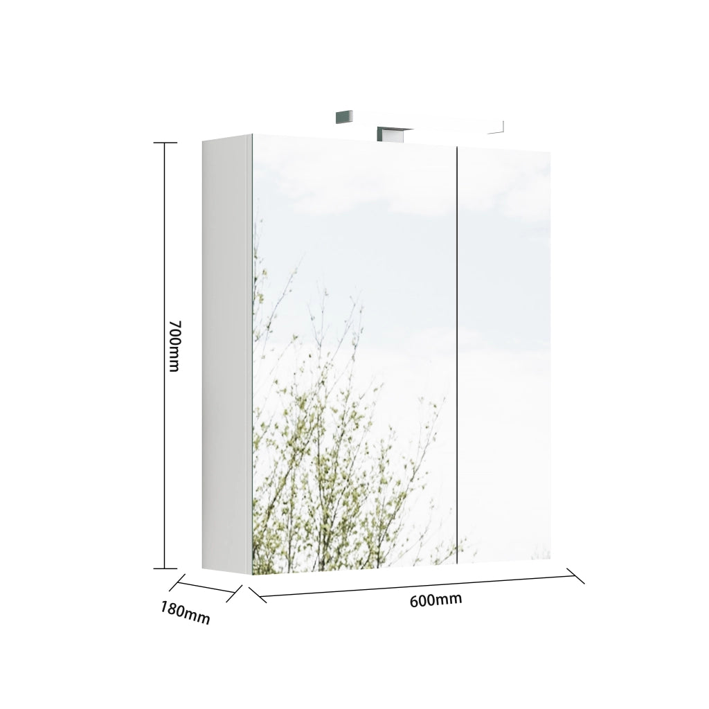 Mobile con specchio con 2 ante asimmetriche; ripiani in vetro regolabili; LED e presa integrata per bagno; bianco