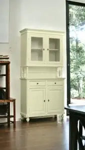 Credenza cristalliera napoletana in legno 2 ante Shabby chic avorio