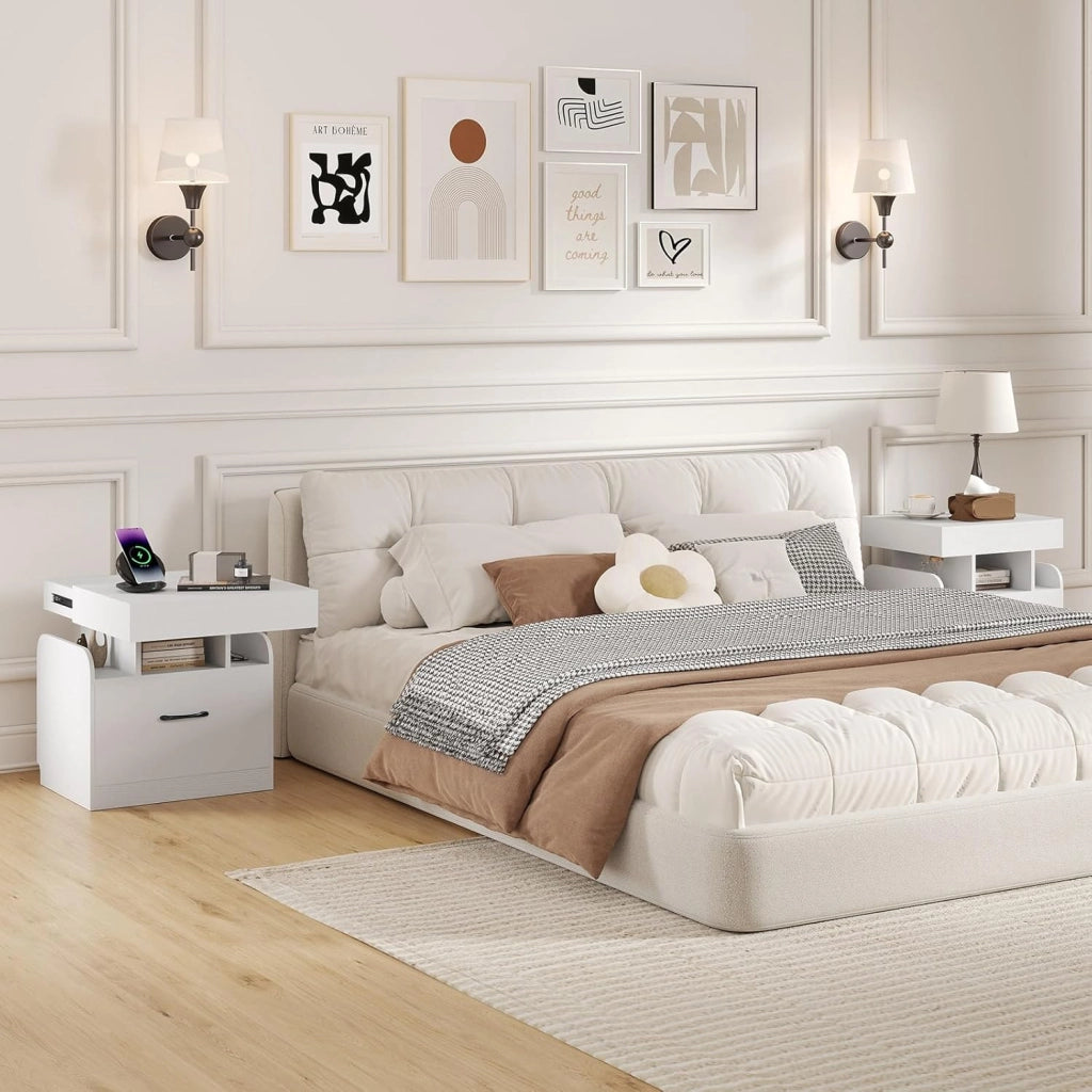 Comodino con Stazione di Ricarica, Comodino Moderno con 2 Cassetti Portaoggetti e 3 Scomparti Aperti, Piccolo Tavolino da Salotto, Camera da Letto e Dormitorio, Nero/Bianco (Bianco)