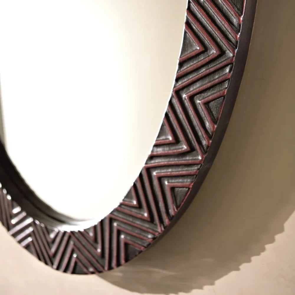 Specchio ovale da parete Zig con cornice in legno marrone scuro | Duzzle