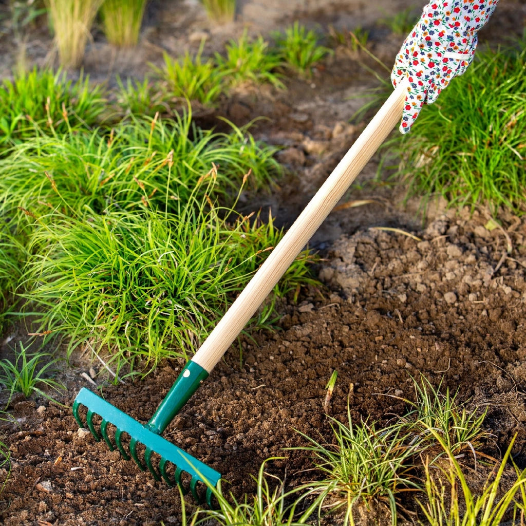 Rastrello per foglie KADAX per giardino, con manico in legno, lunghezza 138 cm, 10 denti, robusto.